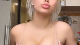 Alkonawt sexy big boobs tease